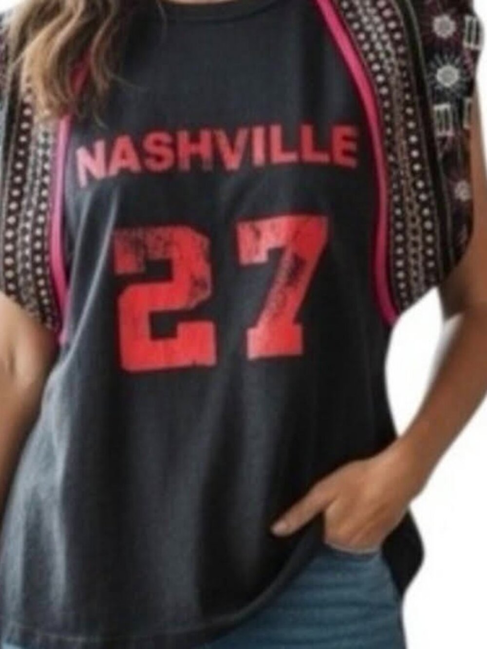 Bluevelvet NWT Graphic Nashville top with embellished sleeves XL